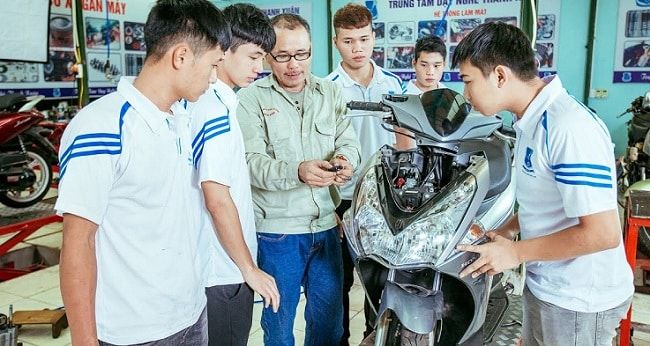 Những cơ sở đào tạo sửa xe máy tại TP.HCM