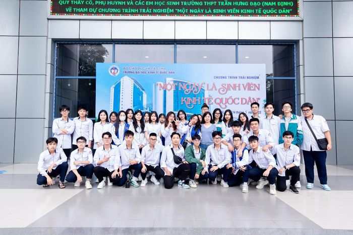 Trường Đại học Kinh tế Quốc dân - Hình ảnh 2