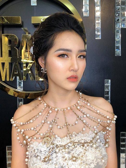 Thúy Nguyễn Makeup Artist