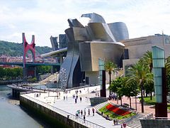 Bảo tàng Guggenheim Bilbao