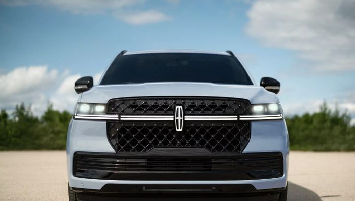 Lincoln Navigator 2025 5.jpg