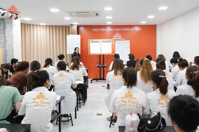 Hình ảnh 1 tại Học viện thẩm mỹ Amy - Amy Beauty Academy