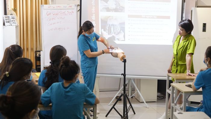 Hình ảnh Gội Đầu Dưỡng Sinh tại LEO Academy