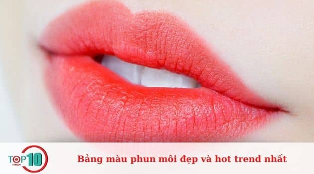 Phun môi Collagen