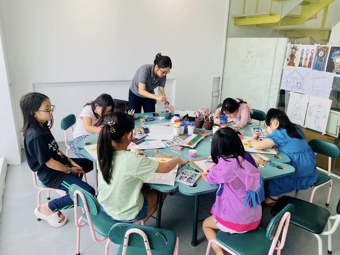 Lớp vẽ cho trẻ em tại Hà Nội