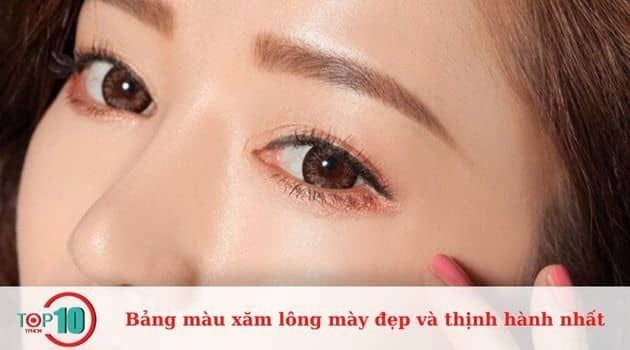 Xăm lông mày với sắc nâu tây