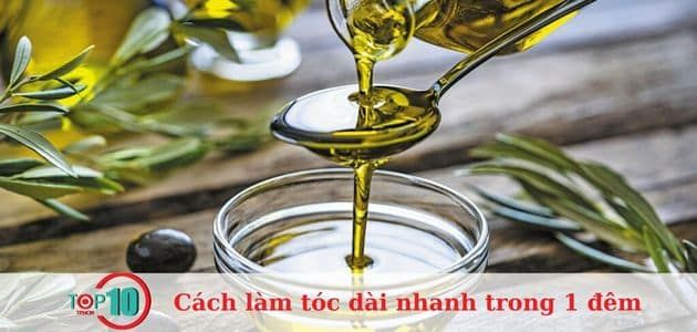 Ủ dầu ô liu để tóc thêm bóng mượt và dài nhanh chóng