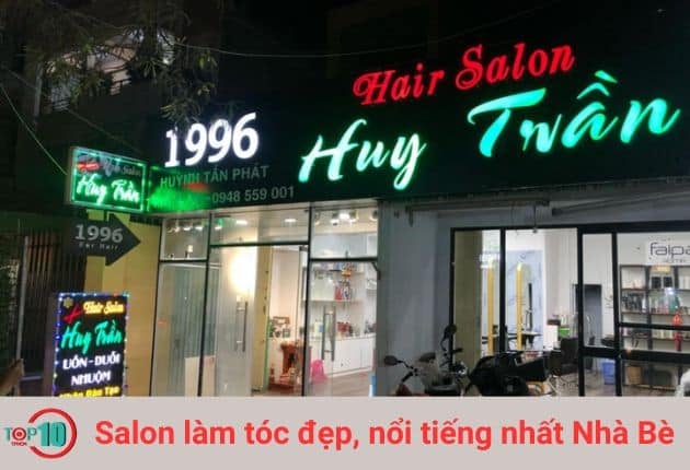 Hair Salon Huy Trần là địa chỉ làm tóc yêu thích của nhiều người | Nguồn: Huy Trần