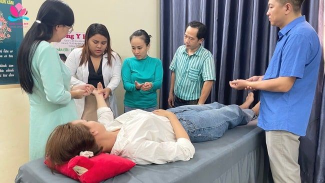 Phòng khám Đông Y Hoa Sen tại Quận 1, TP. Hồ Chí Minh