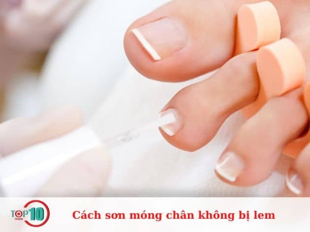 Mẹo sơn móng chân không bị lem