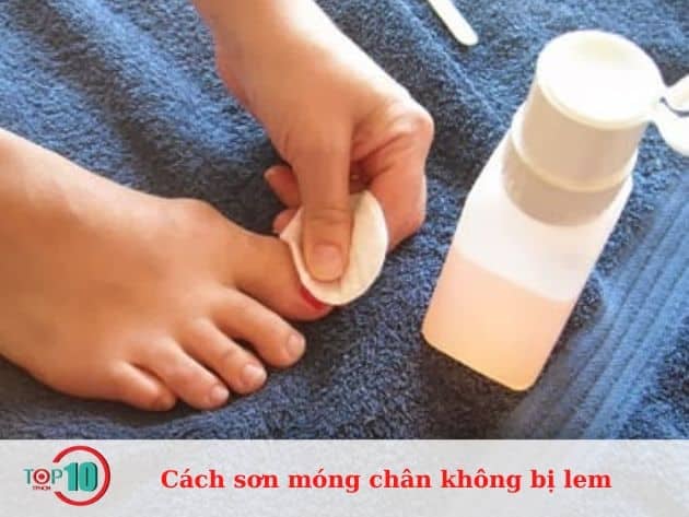 Mẹo sơn móng chân không bị lem