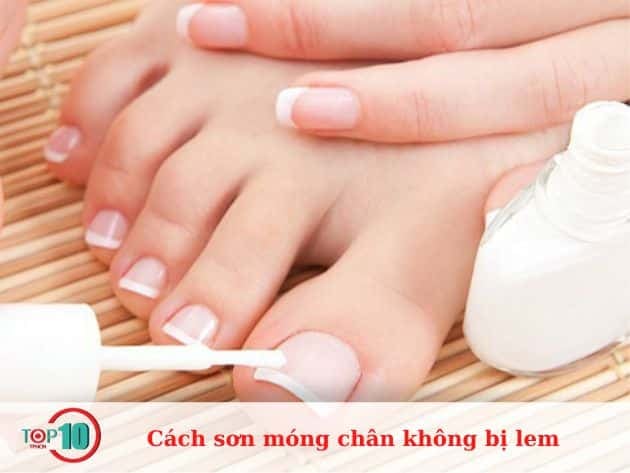 Mẹo sơn móng chân không bị lem