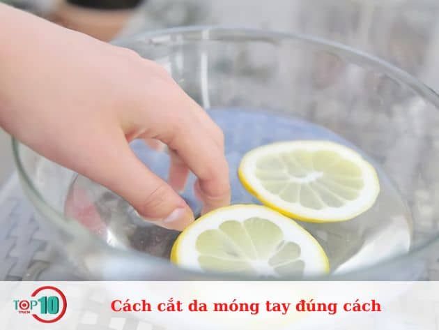 Hướng dẫn cắt da móng tay đúng chuẩn