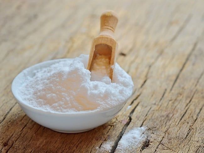 Sử dụng baking soda để xông hơi mặt, giúp làm mờ thâm mụn hiệu quả