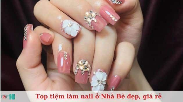 Tiệm Nail Tố Quyên