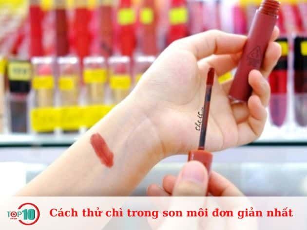 Cách đơn giản để kiểm tra chì trong son môi