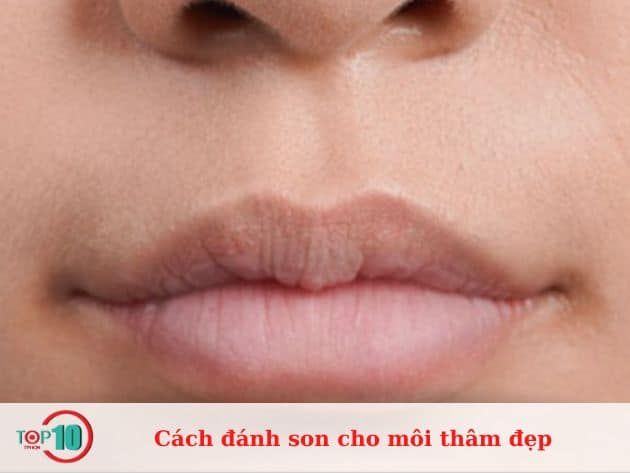 Cách tô son cho môi thâm hiệu quả