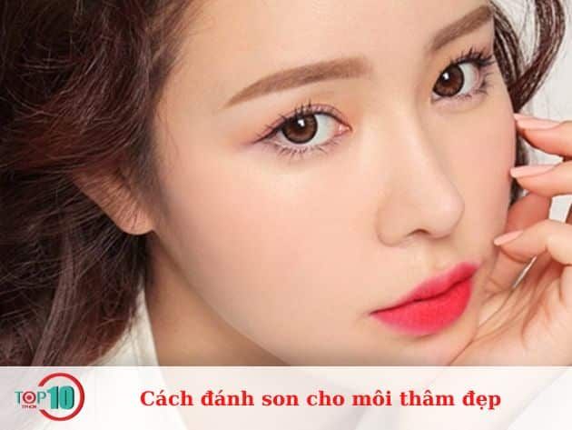 Cách tô son cho môi thâm hiệu quả