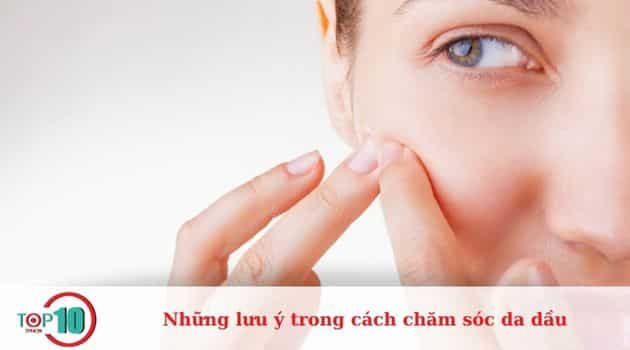 Không được nặn mụn bằng tay dưới mọi hình thức