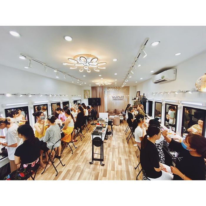 Hình ảnh 2 từ QuanBee Makeup Academy