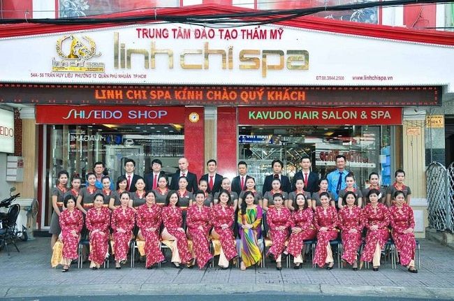 Trung tâm dịch vụ spa và đào tạo thẩm mỹ Linh Chi nằm trong Top 10 địa chỉ hàng đầu đào tạo trang điểm chuyên nghiệp và nổi tiếng nhất