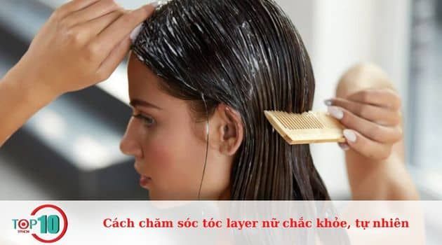 Áp dụng mặt nạ dưỡng tóc