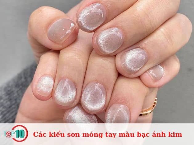 Những mẫu nail màu bạc ánh kim