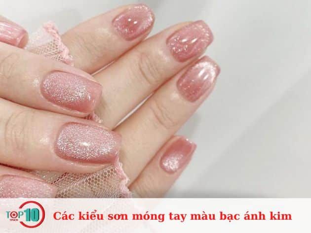 Các mẫu sơn móng tay bạc ánh kim