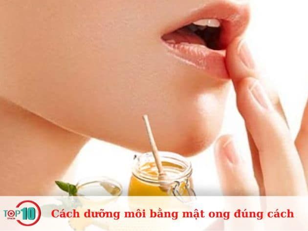 Phương pháp dưỡng môi với mật ong