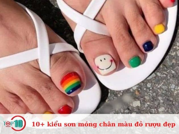 10+ kiểu sơn móng chân màu đỏ rượu đẹp mắt