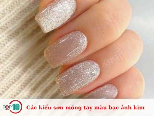 Các mẫu sơn móng tay bạc ánh kim