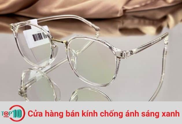 Mắt kính HMK nổi bật với phong cách hiện đại, cung cấp nhiều loại tròng chống ánh sáng xanh chất lượng vượt trội.