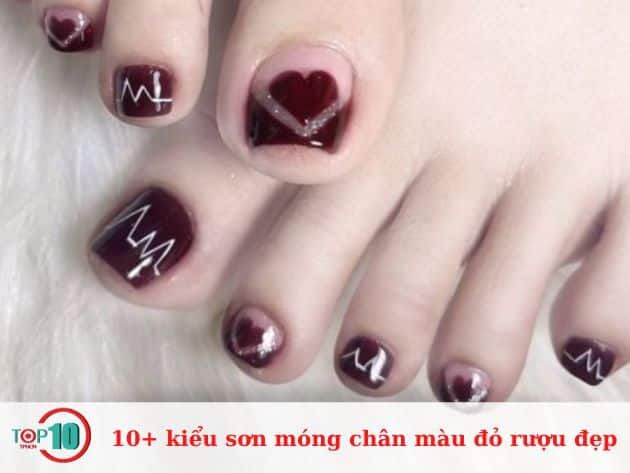 10+ mẫu sơn móng chân màu đỏ rượu đẹp mắt