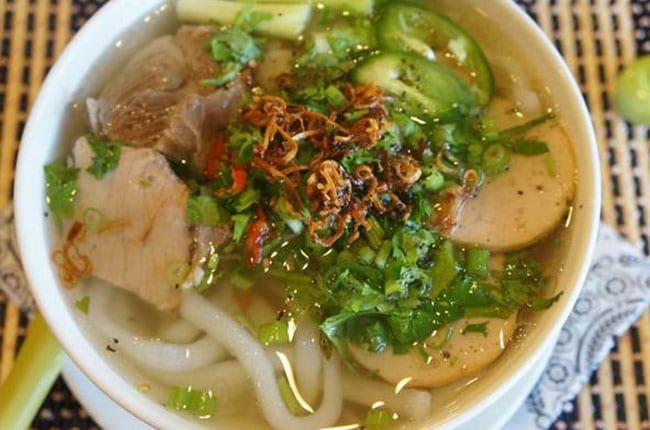 Bánh canh chả cá thát lát