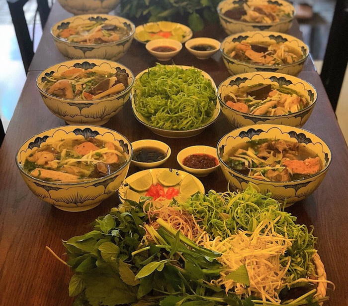 Bún bò Mụ Quyên hình 2