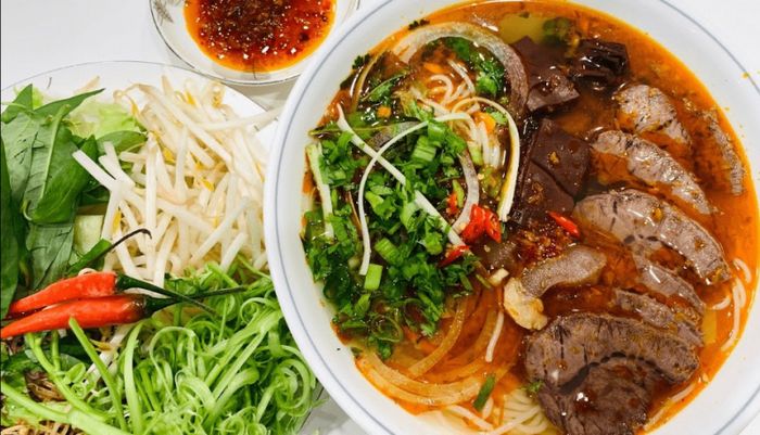 Hình ảnh Bún Bò Huế Cô Oanh 1