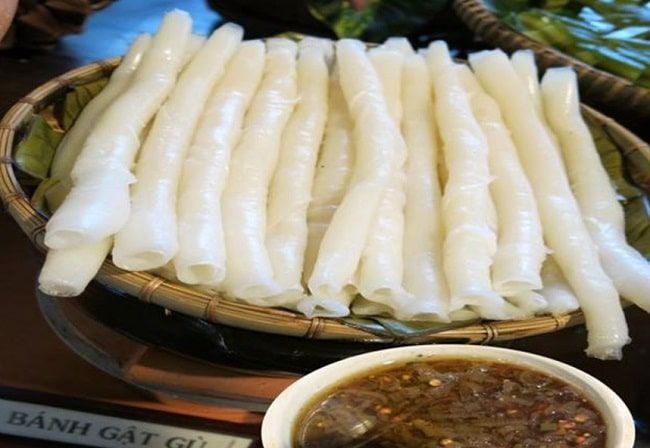 Bánh gật gù là một trong những đặc sản Hạ Long – Quảng Ninh được yêu thích và được lòng du khách khắp nơi