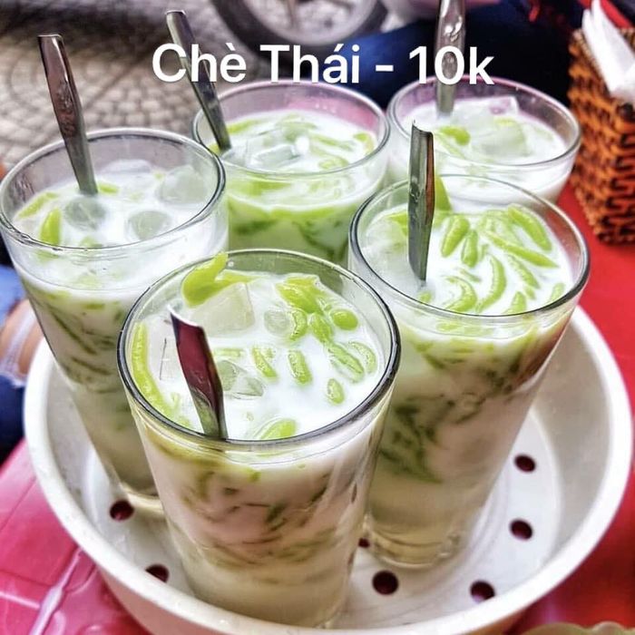 Ảnh của No.195 Chè Thái & Bánh Mỳ Cay