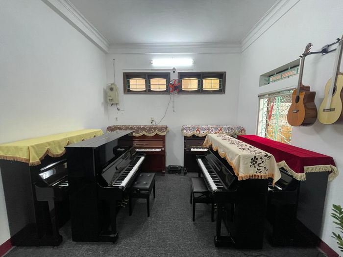 Hình ảnh Piano Nhật Quang 1