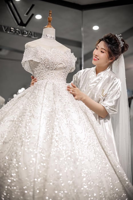 Ảnh 2 của V. Bridal