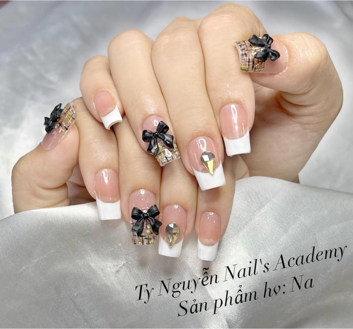 Hình ảnh 2 của Ty Nguyễn Nail Academy