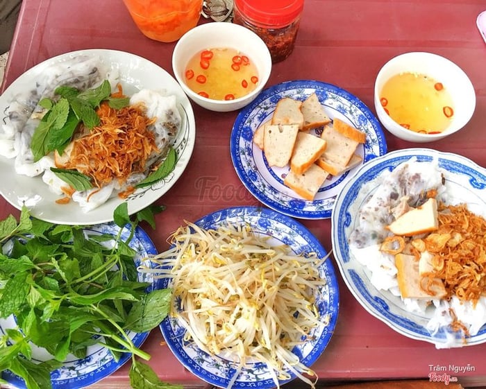 Bánh cuốn nóng Chị Hà - Hình 2