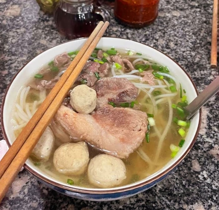 Bún bò Huế Thọ Râu Ảnh 2