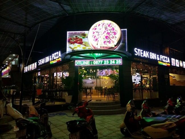 Khám phá không gian tại Bin - Steak & Pizza