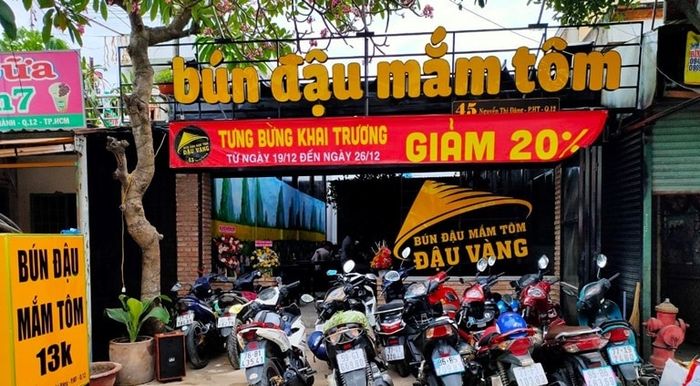 Bún Đậu Mắm Tôm Đậu Vàng