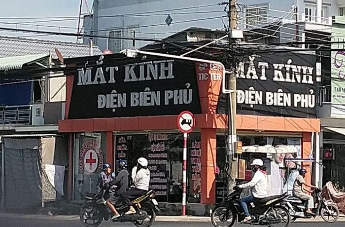 Hình ảnh Mắt Kính Điện Biên Phủ 1