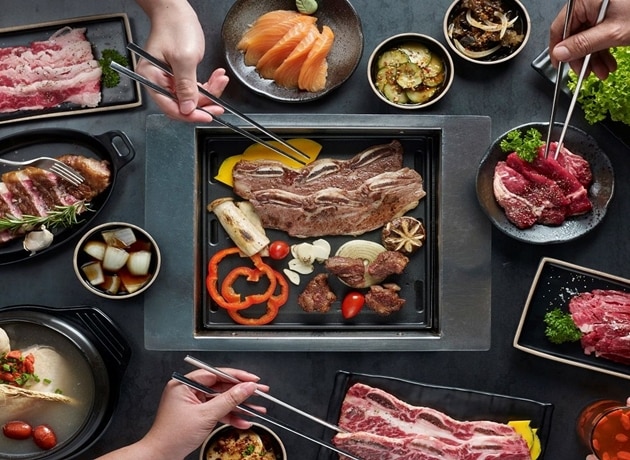 Thực đơn của Seoul Garden được so sánh với nhiều quán buffet nướng nổi tiếng ở TP. Hồ Chí Minh, với sự phong phú về thịt bò, heo, gà và các loại hải sản.