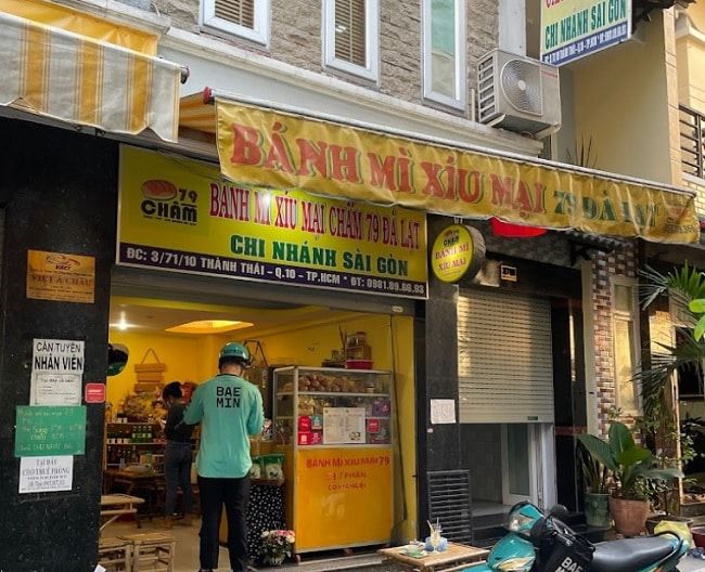 Bánh mì xíu mại chấm 79 Đà Lạt