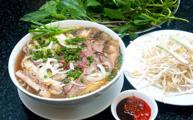 Phở Hà Nội nằm trong danh sách 10 món ngon đặc sản của thủ đô