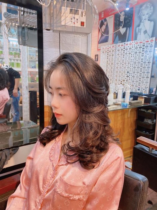 Hình ảnh 2 của Salon Phong Thành Phú